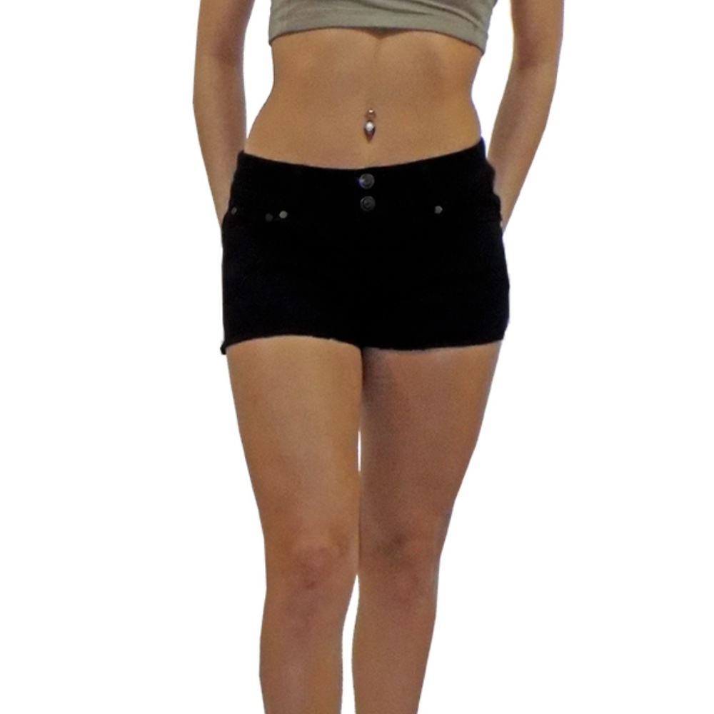 FRAYED BLACK DENIM SHORTS